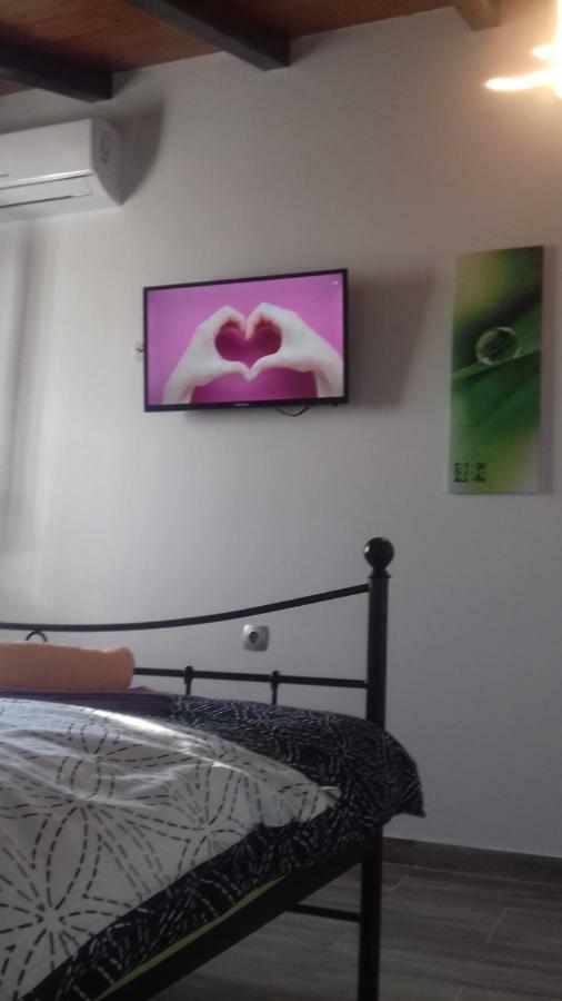 Holiday Home Nora**** Loznati Cres Екстер'єр фото